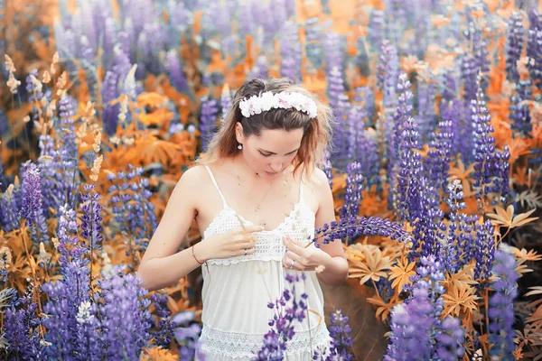 depositphotos_217317076-stock-photo-girl-with-a-bouquet-of